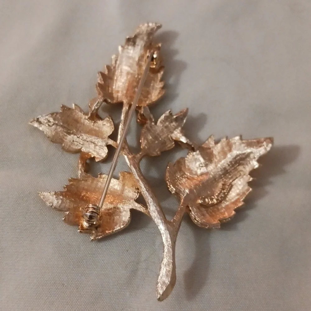 Vintage Rare Charel Brooch Textured Gold Leaves With Pearl, EUC - Picture 6 of 7